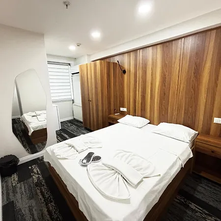Piola Kadikoey Hotel 3*