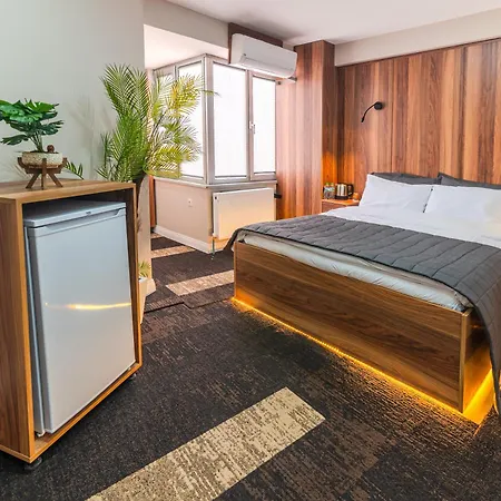 Piola Kadikoey Hotel 3*